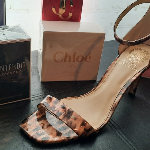 Vince Camuto square toe heels - Picture 13 of 13